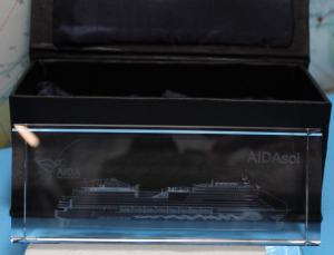 AIDAsol cruise liner as 3D Glasbrick (1 p.)